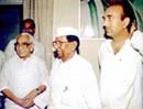 Kesri with Congressmen