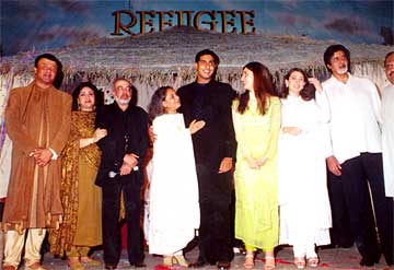 Anu Malik, Mrs J P Dutta, J P Dutta, Jaya, Abhishek, Kareena, Karisma and Amitabh at the Refugee music launch